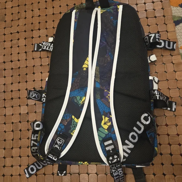 Roblox Kids Backpack with USB Charging Port - Black and Blue - Picture 5 of 6